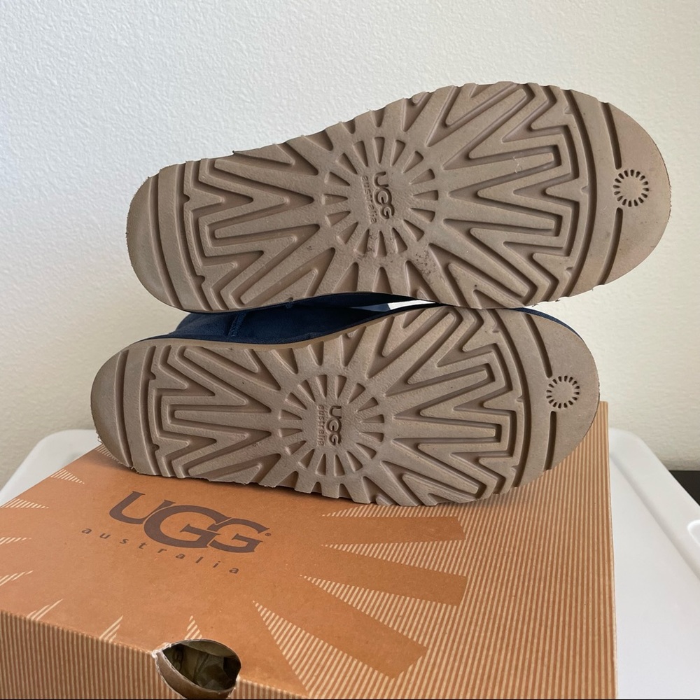 ugg • bailey button boot - Picture 9 of 10
